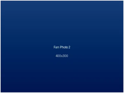 米兰体育马里奥在家中的米兰体育纪念品墙前